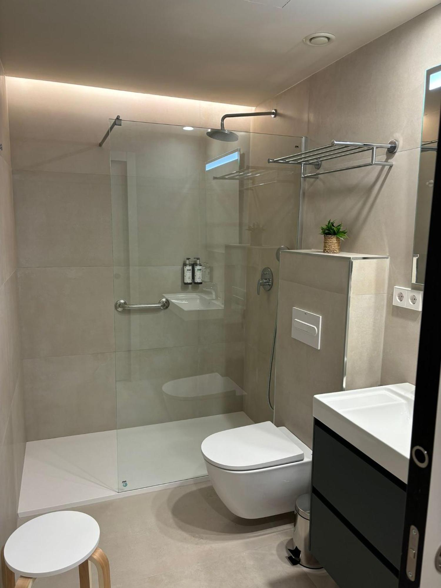 Apartamentos Joaquin Costa Santander Extérieur photo