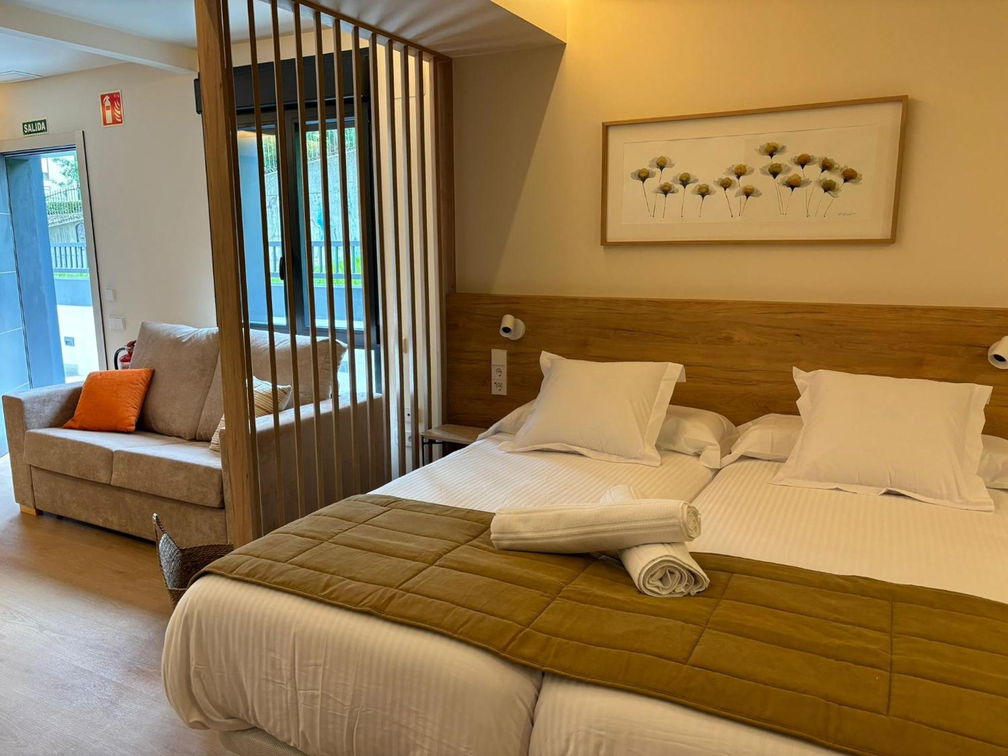 Apartamentos Joaquin Costa Santander Extérieur photo