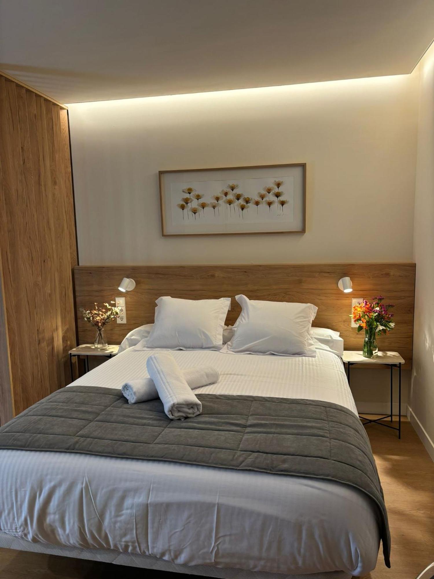 Apartamentos Joaquin Costa Santander Extérieur photo